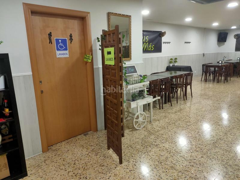 Foto ff8fce06-f6e0-406a-b456-e1d8a9173401. Transfer business premise with heating in Centre Santa Coloma de Gramenet