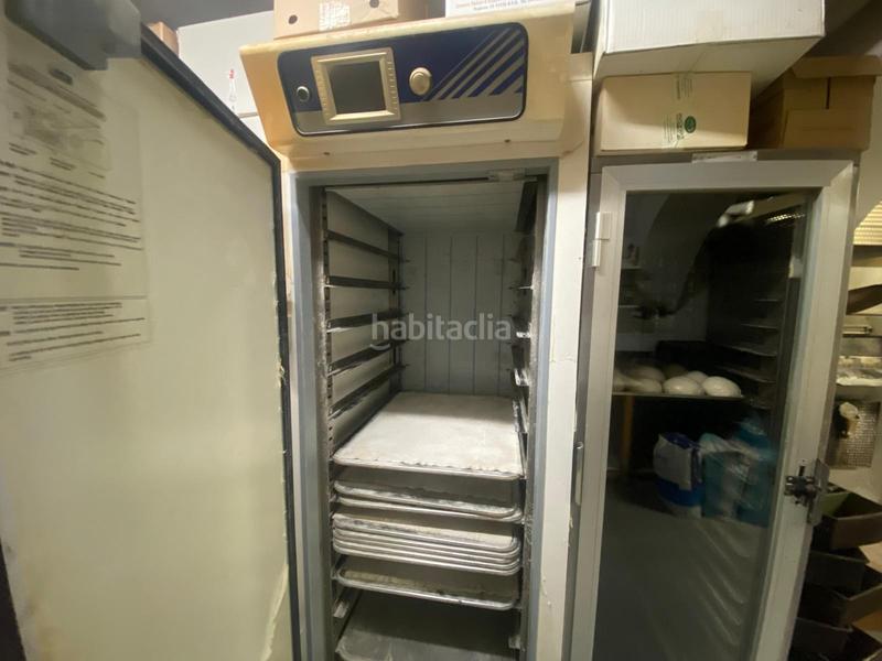 Foto 04aaa6ce-29b3-4ea3-b698-15a1c7f4e78c. Traspàs local comercial amb calefacció a Olot