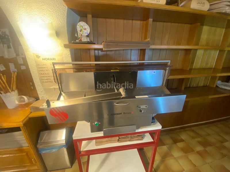 Foto ab546043-b459-4885-aa8a-2d44a9ef4817. Traspàs local comercial amb calefacció a Olot