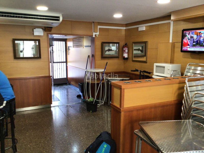 Foto 86ec5bf3-ec7a-4fe9-aeb4-ffbc7e8a0237. Local comercial a Singuerlín Santa Coloma de Gramenet