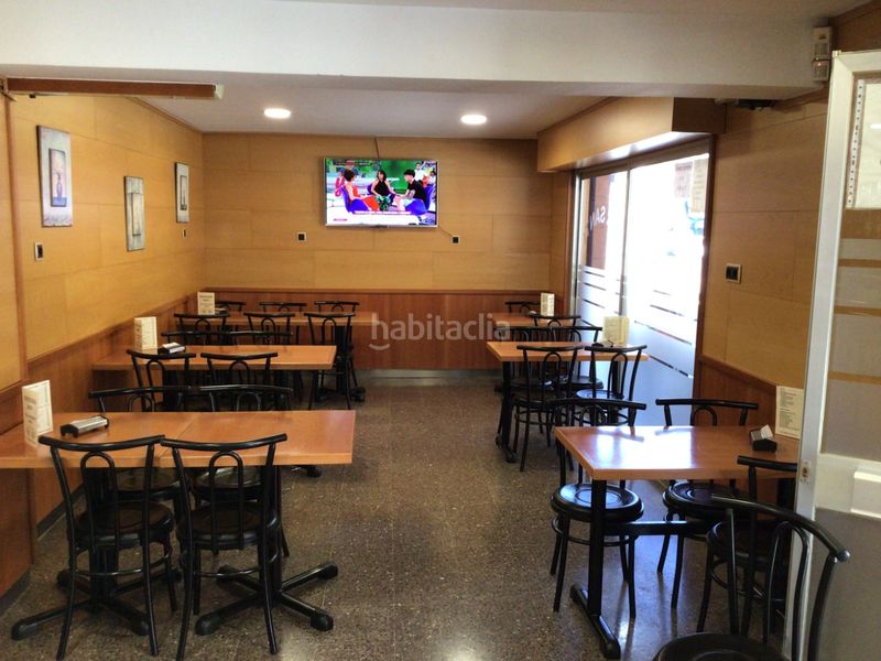 Foto b70f1ea2-8d98-43a9-a94c-1b90f94f986f. Local comercial a Singuerlín Santa Coloma de Gramenet