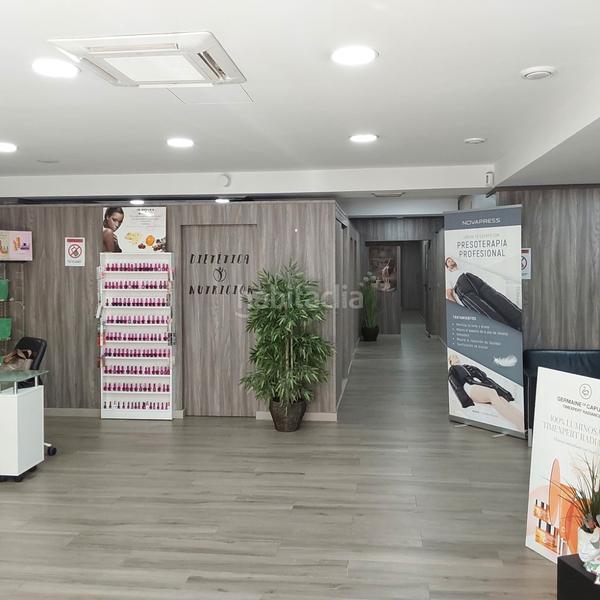 Foto 848c13b7-7485-4102-898b-b92ec8c5aed0. Traspàs local comercial amb calefacció a Sol i Padrís - Sant Oleguer Sabadell