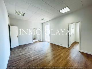 Rent Office space in Raval. Oficina en alquiler en ciutat vella, cerca de plaza de cataluña