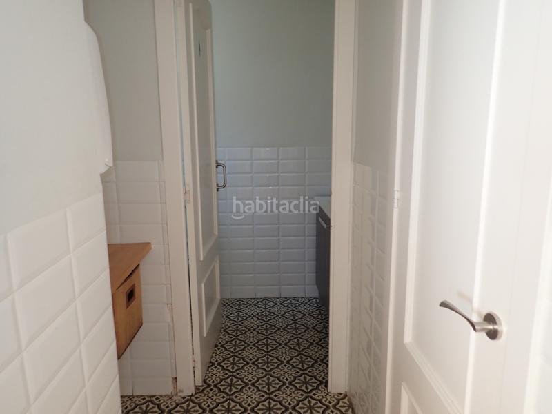 Foto c26cc367-38e8-4560-b1b4-9d7cc6c6be7f. Transfer business premise with heating in Centre Viladecans