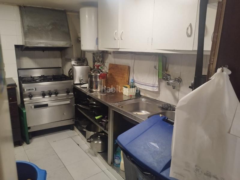 Foto a8a1726a-8b92-4336-a91c-0c88327c2297. Pas-de-porte local commercial avec chauffage dans Sagrada Família Barcelona