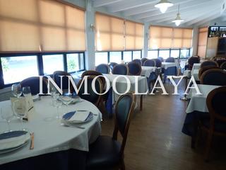 Local commercial à Montmar. Venta restaurant (propiedad + licencia) en castelldefels