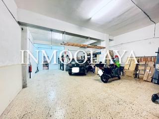Local commercial à Can Baró. Venta local comercial en horta -guinardó, cerca de park güell
