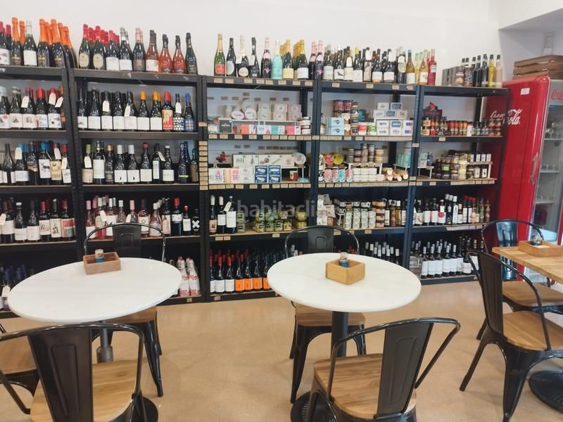 Foto bf604b52-a96d-412a-b537-2da736a81ff8. Traspaso local comercial traspaso cafetería/vermutería c2 terraza en sant andreu en Barcelona