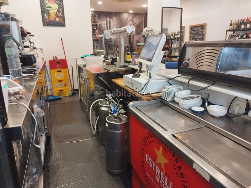 Foto cd2f04d1-be62-4a73-9a4c-2e2050d27cfd. Traspaso local comercial traspaso cafetería/vermutería c2 terraza en sant andreu en Barcelona