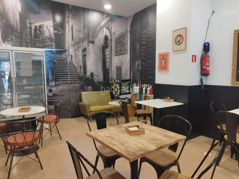 Foto eee3e3dc-4251-44e8-a35b-ff1206e4cb99. Traspaso local comercial traspaso cafetería/vermutería c2 terraza en sant andreu en Barcelona