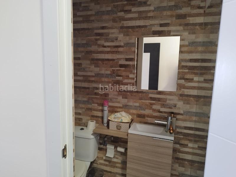 Foto 9fc9458d-85a3-4d17-b941-225b88d6779f. Traspàs local comercial amb calefacció a Llefià Badalona