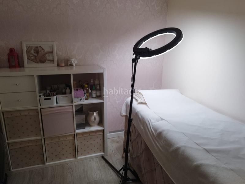 Foto 507d1c16-91df-4e6d-b5c6-562d3c2175e2. Traspaso local comercial traspaso centro de estética en sant adria del besos en Badalona