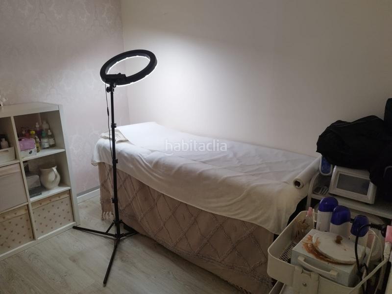 Foto f02ccef6-2780-48b8-be46-1dd60fe289ac. Umzug geschäftsraum mit heizung in Llefià Badalona