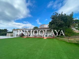 Édifice à Canet de Mar. Venta finca de 3.500m2 en canet de mar, barcelona