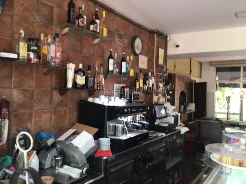 Foto 0f394702-8e98-42f0-97b5-ebbd0ea23fc7. Traspaso local comercial traspaso bar cafetería con salida de humos en Badalona