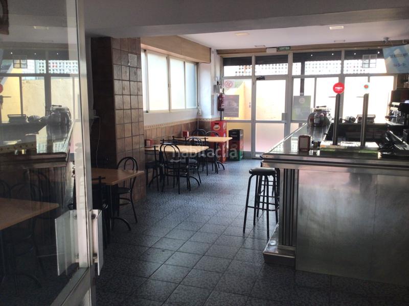 Foto 11ed0f63-62ad-4a84-aac8-c9a71396a902. Traspaso local comercial traspaso bar cafetería con salida de humos en Badalona