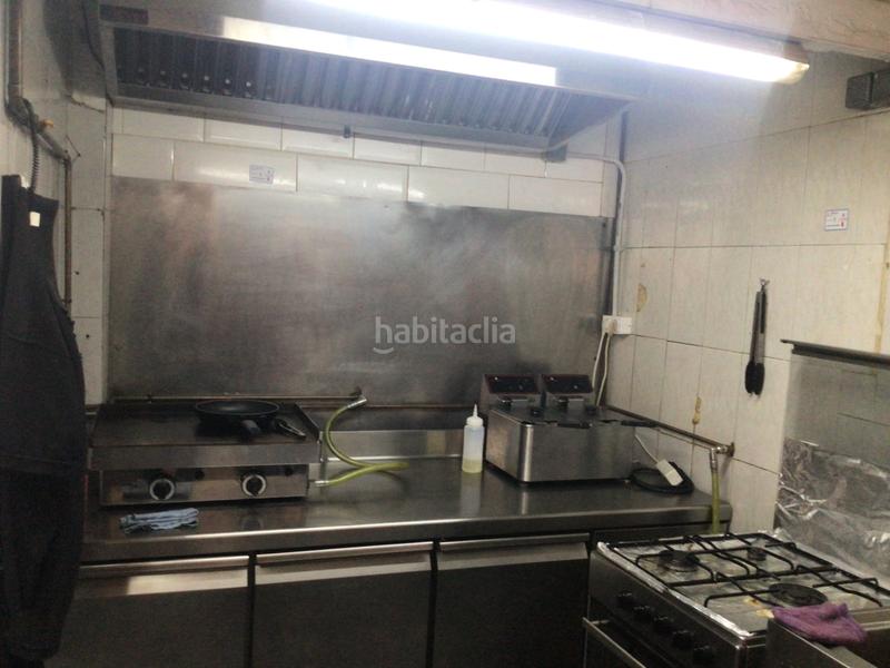 Foto 1513a8c1-c76f-4061-a722-b5cc0e7a7765. Traspaso local comercial traspaso bar cafetería con salida de humos en Badalona