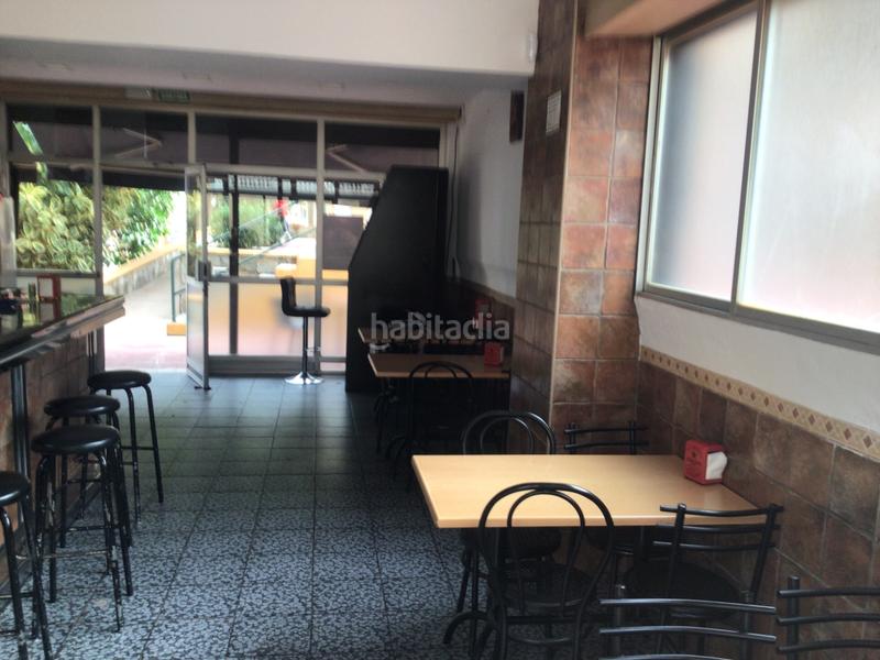 Foto 6fe01a21-874f-4421-98b5-1fecd479536f. Traspaso local comercial traspaso bar cafetería con salida de humos en Badalona