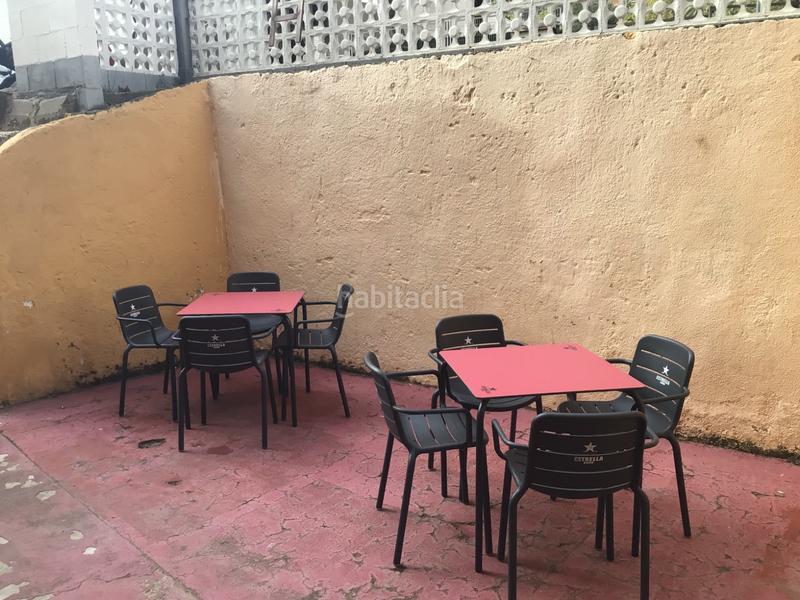 Foto a249a852-eafd-45ae-8330-131c9c81449d. Traspaso local comercial traspaso bar cafetería con salida de humos en Badalona