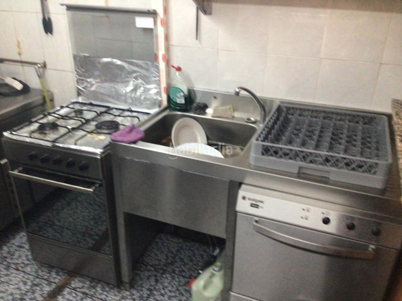 Foto aed14eac-4561-48f6-ab74-ed72b5020784. Traspaso local comercial traspaso bar cafetería con salida de humos en Badalona