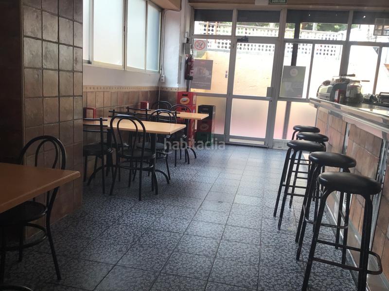 Foto c6f13d54-1853-4573-a4ef-204f844c3ad5. Traspaso local comercial traspaso bar cafetería con salida de humos en Badalona