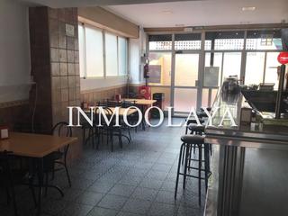 Trapasso Locale commerciale in Llefià. Traspaso bar cafetería con salida de humos en badalona