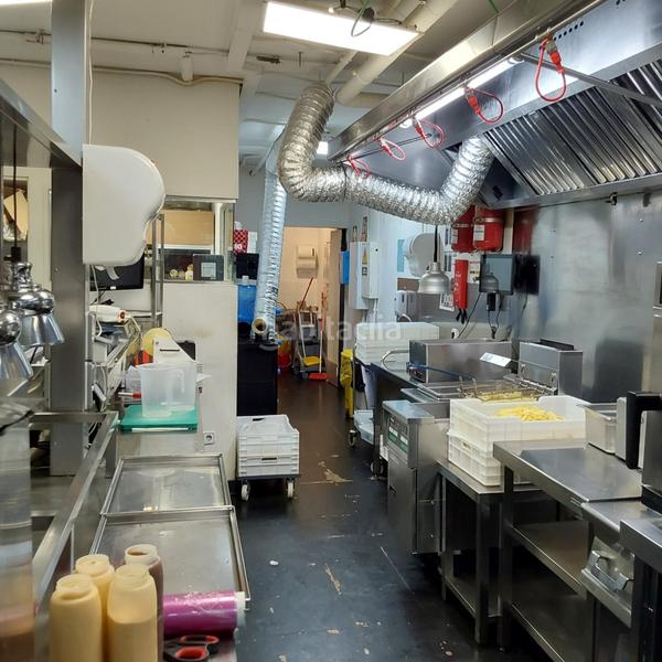 Foto 7312a8a7-2824-4a3a-9a37-6755e7c2b12e. Transfer business premise with heating in Centre Sabadell