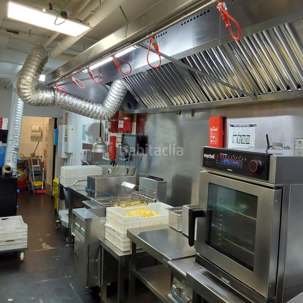 Foto fbd21dd8-7e20-470b-8158-8cf2b141d57f. Transfer business premise with heating in Centre Sabadell