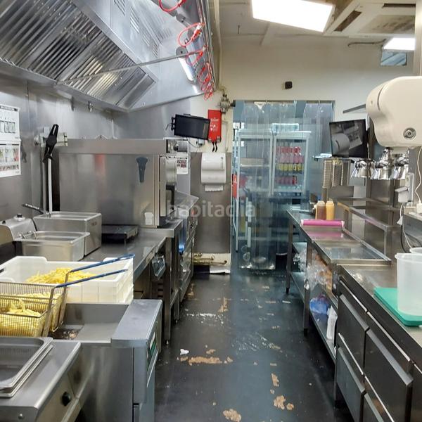 Foto 71406399-9f9e-4e77-a3ec-d63279178d7d. Umzug geschäftsraum mit heizung in Centre Sabadell