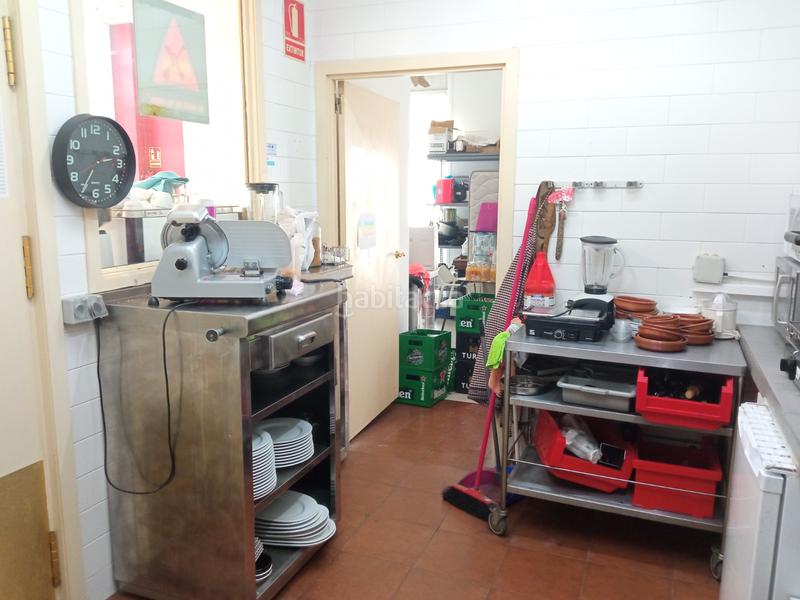 Foto cc1064e4-44c7-4f27-83b9-258dd0d36ec6. Traspàs local comercial amb calefacció a Centre Torredembarra