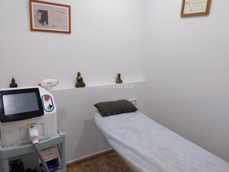 Foto 32233845-abe0-4bfe-928c-625e85977b63. Traspaso local comercial traspaso peluquería en Ca n'Oriac Sabadell