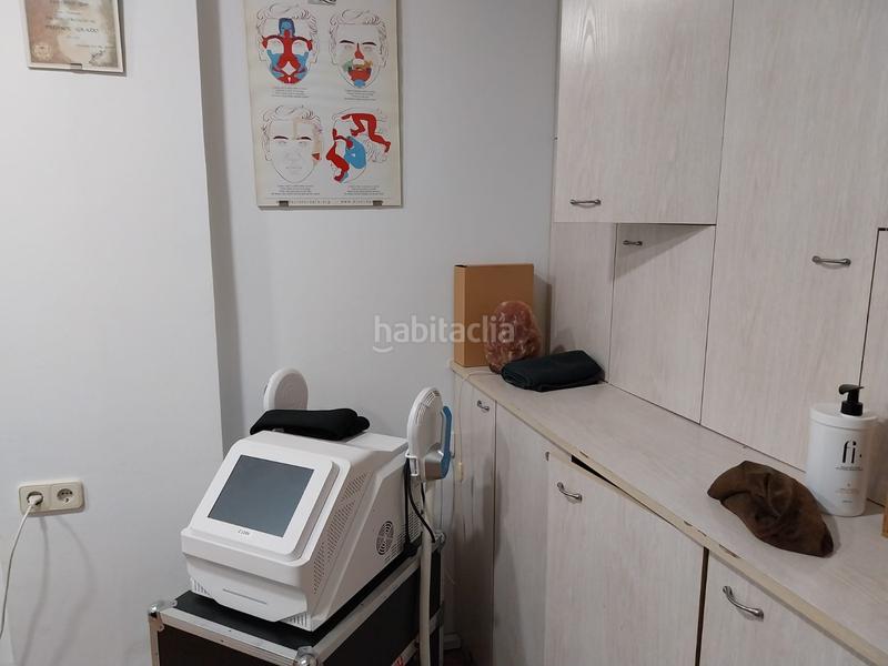 Foto b844f67c-a9e7-485e-b00a-6b4624b98bf7. Traspaso local comercial traspaso peluquería en Ca n'Oriac Sabadell