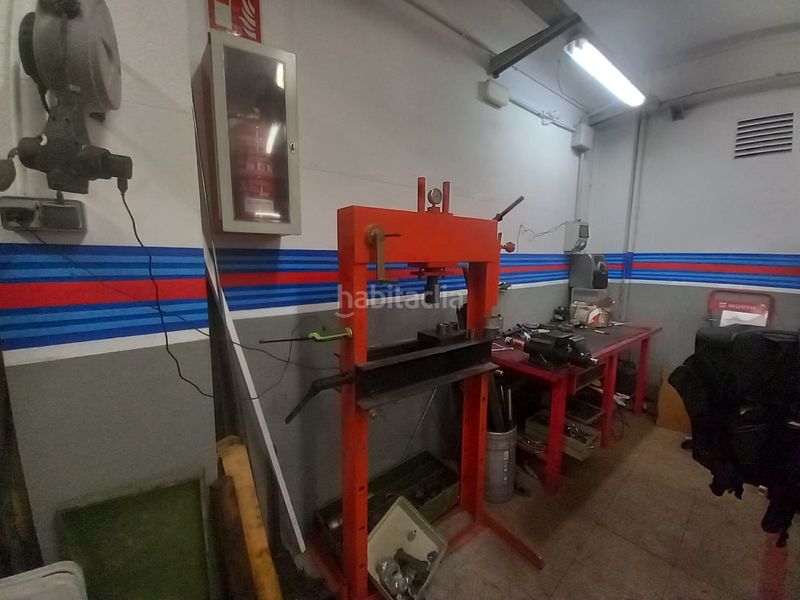 Foto 8603c521-d36b-4749-b6ff-4a936eb2c7c5. Traspaso local comercial traspaso taller mecánico en Pineda de Mar