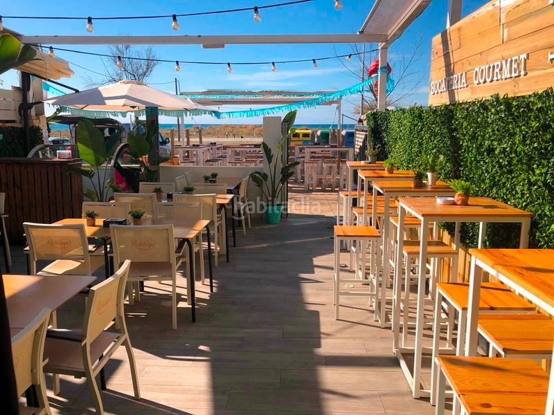 Foto 496f2cc9-9143-486b-ba29-a282c6007566. Traspaso local comercial traspaso bar restaurante con terraza playa en Castelldefels