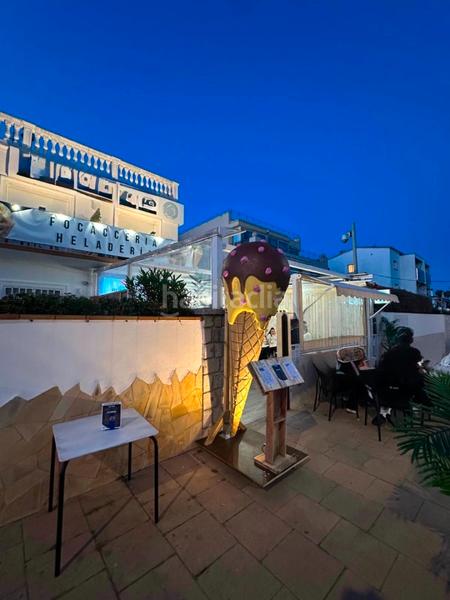 Foto 9c30b48d-f5cc-4de9-9fcb-def01b77c439. Traspaso local comercial traspaso bar restaurante con terraza playa en Castelldefels