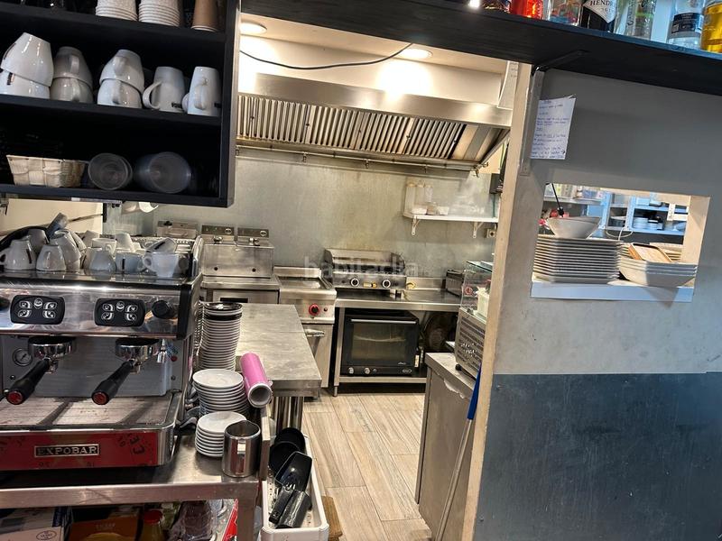 Foto d8de80d1-69fb-4554-8ece-f94e3d939803. Traspaso local comercial traspaso bar restaurante con terraza playa en Castelldefels