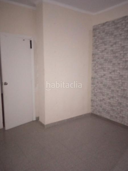 Foto 92fe93fc-3c99-4474-b6f4-6815b1fe1b3d. Local comercial venta local comercial en avenida principal en Viladecans