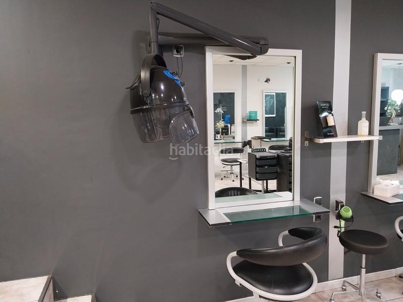 Foto dfdea323-1ae4-4b9f-aec4-9289a4ca3833. Traspaso local comercial traspaso peluquería en Ca n'Aurell Terrassa