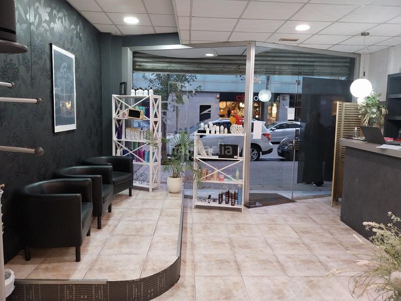 Foto e006bb4d-cb74-468e-98dc-993af21b3d3f. Traspaso local comercial traspaso peluquería en Ca n'Aurell Terrassa