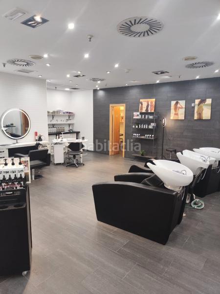 Foto 535326ab-0aa4-445e-89c9-437527aecb74. Traspaso local comercial traspaso peluquería en Creu Alta Sabadell