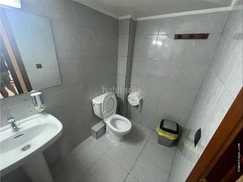 Foto 10b9e548-d330-4862-9197-605628cb6090. Traspàs local comercial amb calefacció a Passeig Maragall Gavà