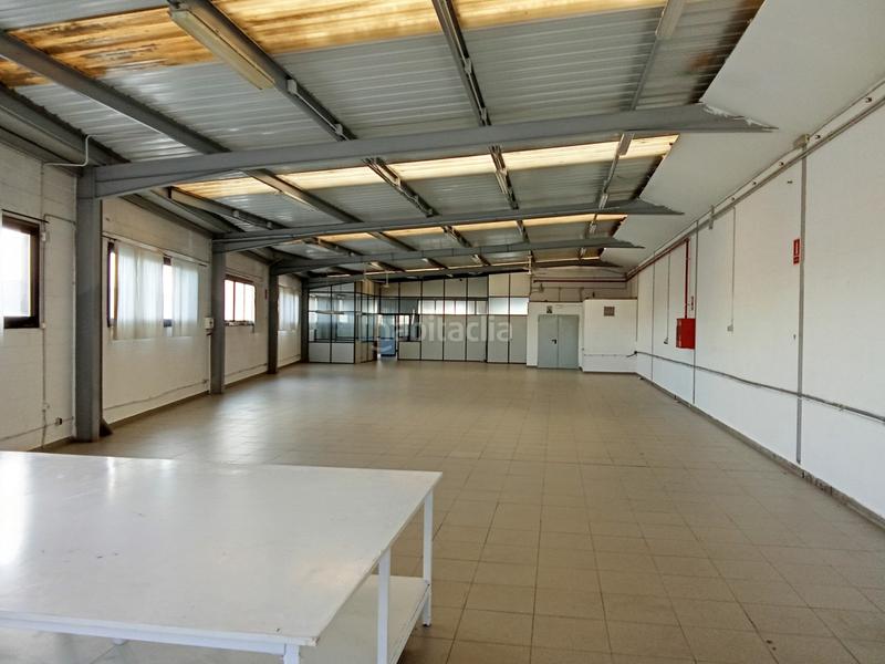 Foto 4ff4ec34-5a38-4354-8135-53bcff383c70. Nave industrial venta nave en Pla d'en Boet Mataró
