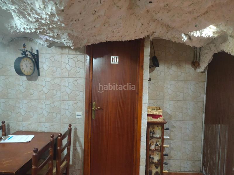 Foto 3e4c58f0-a2bc-4d3e-ac9e-a5c85f2e7042. Pas-de-porte local commercial avec chauffage dans Lloreda Badalona