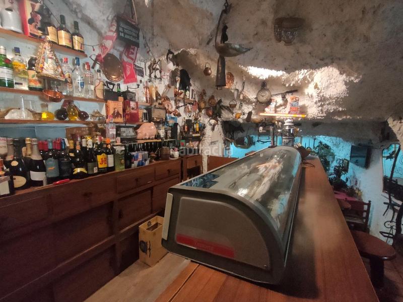 Foto e193c2ba-7da2-4cc4-9909-ebaa3636ebf7. Traspàs local comercial amb calefacció a Lloreda Badalona