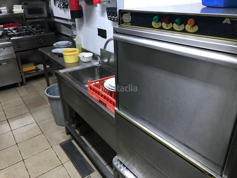 Foto 5d65308b-43a9-4e69-a10a-37cc2290d881. Trapasso locale commerciale con riscaldamento in Centre Blanes