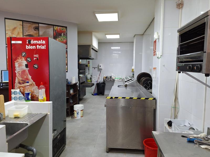 Foto 3486586c-fa14-4633-ac15-71cc91ddfcc2. Traspàs local comercial amb calefacció a La Gavarra Cornellà de Llobregat