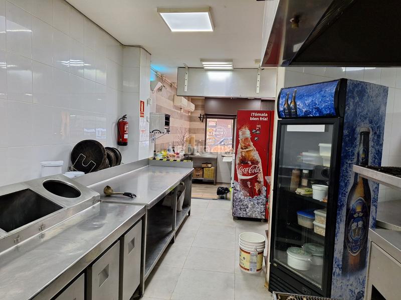 Foto f935a12d-1249-4a0d-8874-628b0cfdd41c. Traspàs local comercial amb calefacció a La Gavarra Cornellà de Llobregat