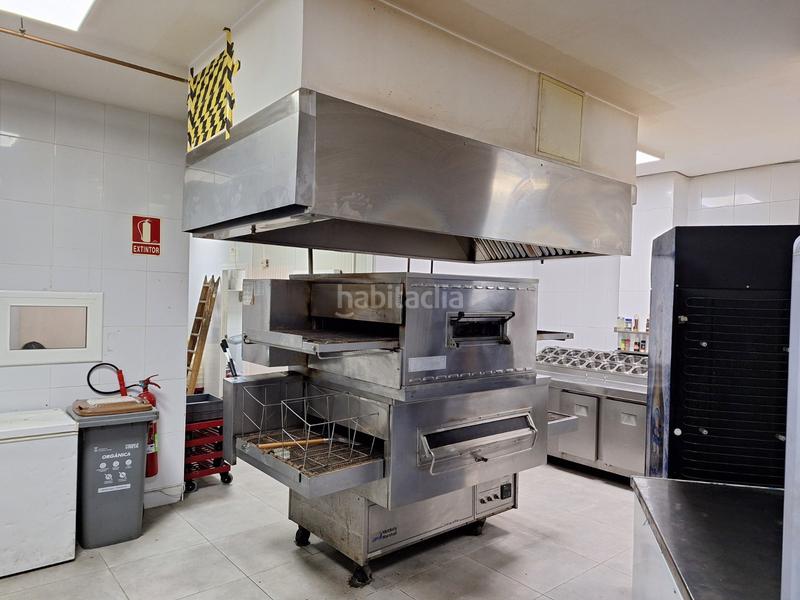 Foto 6a8b0536-45ef-475b-8e44-3c88f05028c0. Traspaso local comercial traspaso restaurante pizzería en cornellá de llobregat en Cornellà de Llobregat