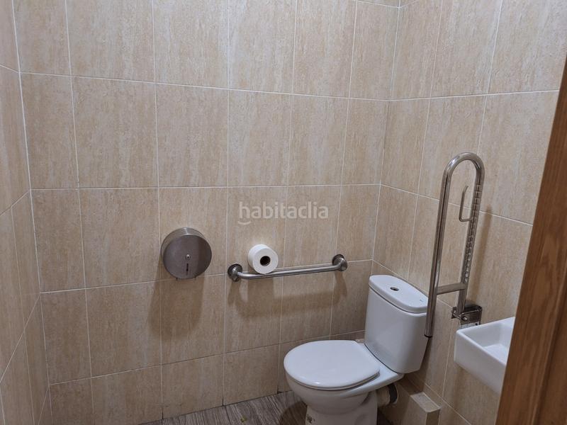 Foto 8f1fb1be-1664-4f02-88e3-da8de42b073f. Trapasso locale commerciale con riscaldamento in La Gavarra Cornellà de Llobregat