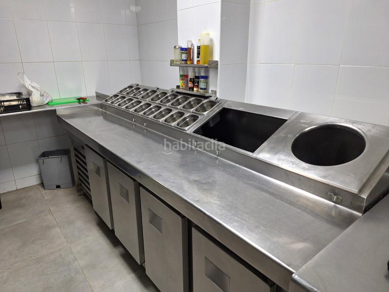 Foto a6e17377-c8e9-4245-bcd8-4bef51a97355. Trapasso locale commerciale con riscaldamento in La Gavarra Cornellà de Llobregat